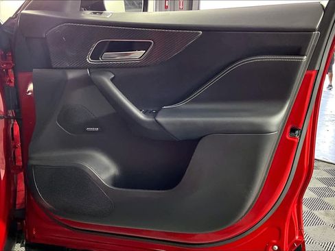 Used 2020 Jaguar F-PACE SVR image 21