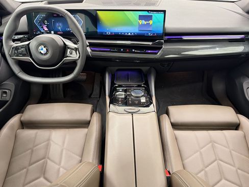 Used 2025 BMW 530i RWD image 14
