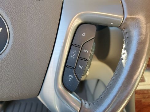 Used 2014 Chevrolet Suburban LTZ AWD/4WD image 25