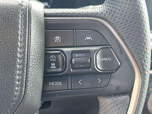 Used 2025 Toyota Tacoma TRD Sport AWD/4WD image 33