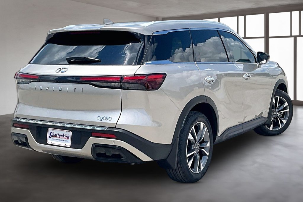 Used 2023 INFINITI QX60 Luxe w/ Performance Audio Package FWD image 6