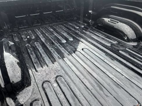 Used 2024 RAM 1500 Classic SLT AWD/4WD image 31