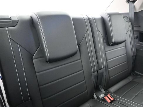Used 2024 Volkswagen Atlas SEL AWD/4WD image 36