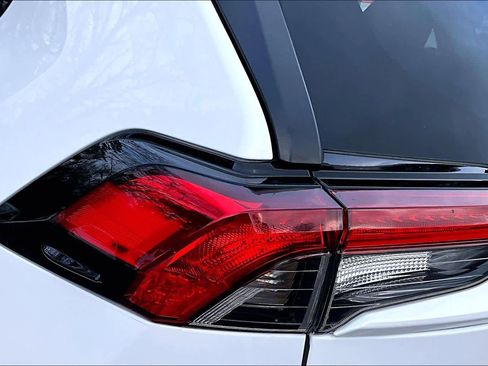 Certified 2025 Toyota RAV4 LE image 28