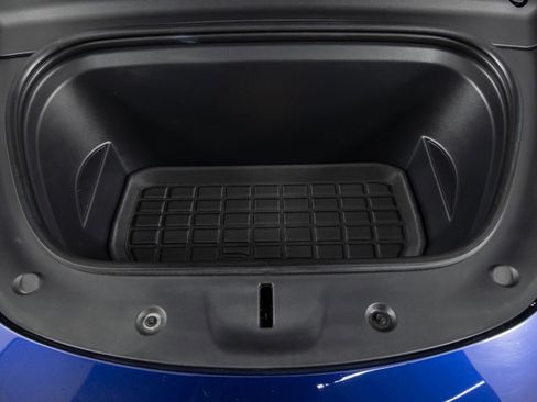 Used 2022 Tesla Model Y Long Range image 41