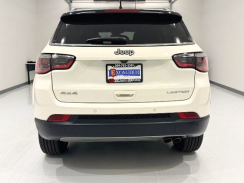 Used 2018 Jeep Compass Limited w/ Navigation Group AWD/4WD image 7