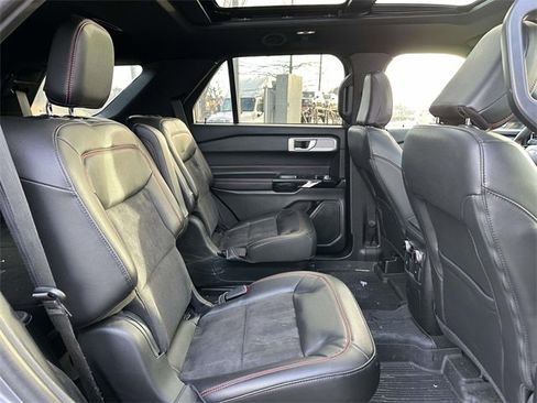 Used 2024 Ford Explorer ST-Line w/ Class IV Trailer Tow Package image 23