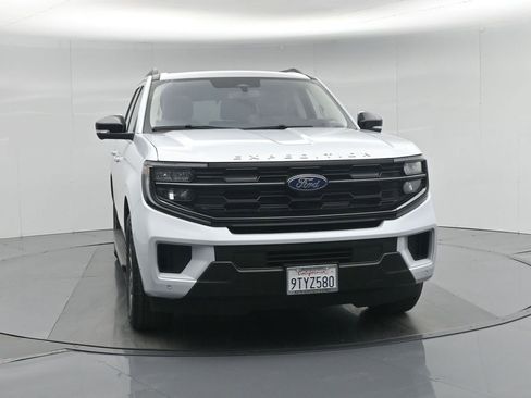 Used 2025 Ford Expedition Active image 33