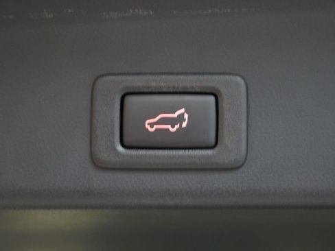 Used 2019 Subaru Ascent Limited image 10