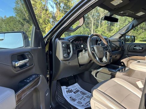 Used 2020 Chevrolet Silverado 1500 LT Trail Boss image 9