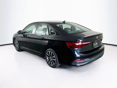 Used 2025 Volkswagen Jetta SE FWD image 5
