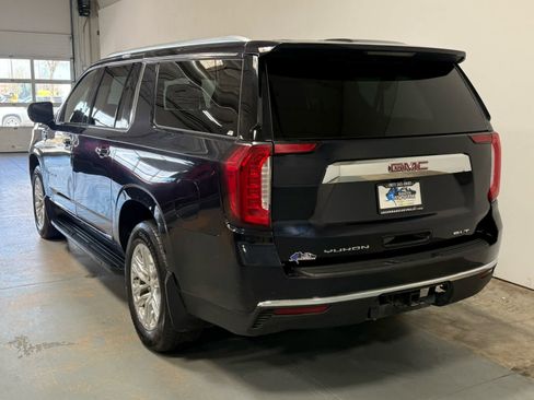 Used 2023 GMC Yukon XL SLT AWD/4WD image 3
