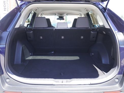 Used 2021 Toyota RAV4 XLE FWD image 8