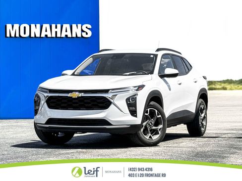 Used 2024 Chevrolet Trax LT FWD image 1