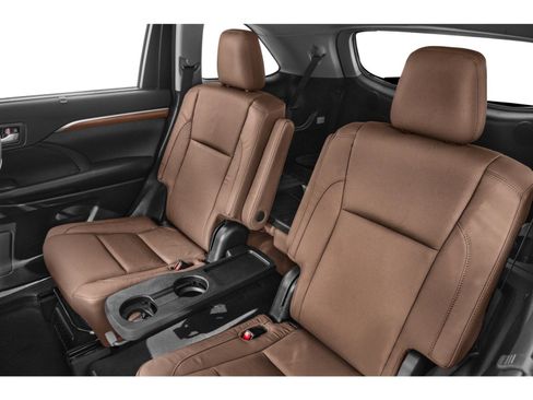 Used 2019 Toyota Highlander XLE AWD/4WD image 8