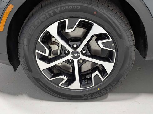 Certified 2023 Kia Sportage EX image 3