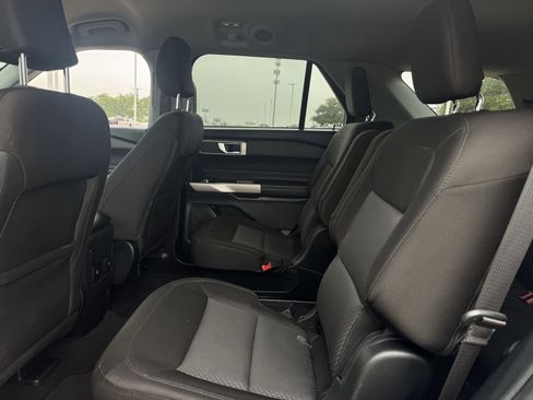 Used 2024 Ford Explorer XLT RWD image 26