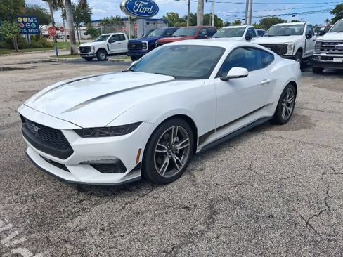 Used 2025 Ford Mustang Premium RWD image 3