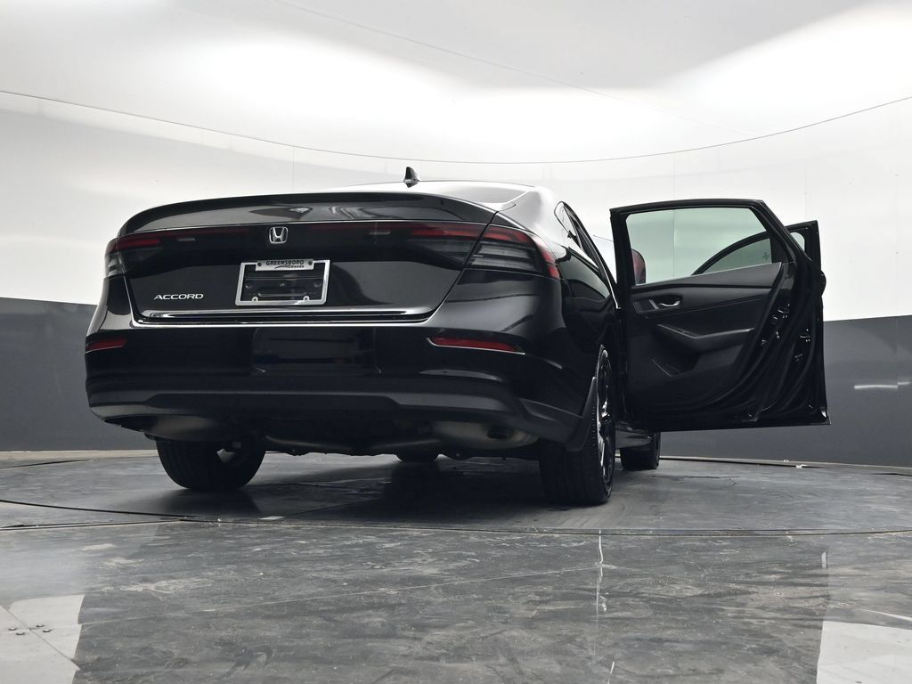 Used 2025 Honda Accord SE image 38