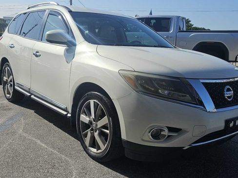 Used 2014 Nissan Pathfinder Platinum FWD image 9