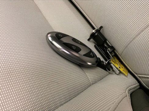 Certified 2025 Hyundai Kona SEL image 9