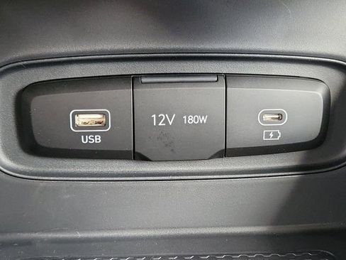 New 2026 Hyundai Venue SE image 13