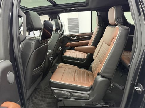 Used 2023 GMC Yukon XL Denali Ultimate w/ LPO, Floor Liner Package image 28