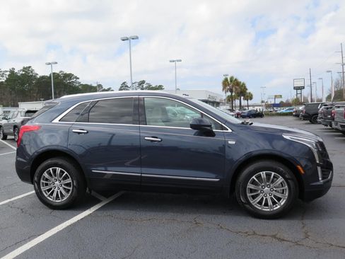 Used 2018 Cadillac XT5 Luxury w/ Driver Awareness Package image 2