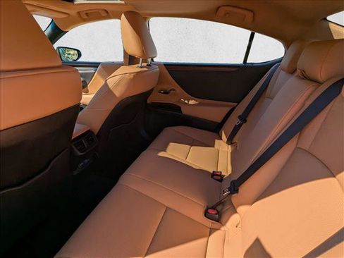 Used 2024 Lexus ES 300h w/ Premium Package image 19