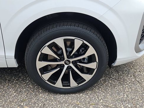 New 2026 Audi Q3 quattro 2.0T AWD/4WD image 4