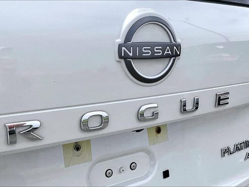 Used 2023 Nissan Rogue Platinum AWD/4WD image 32