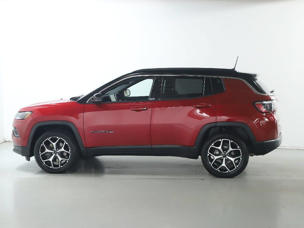 Used 2025 Jeep Compass Limited AWD/4WD image 41