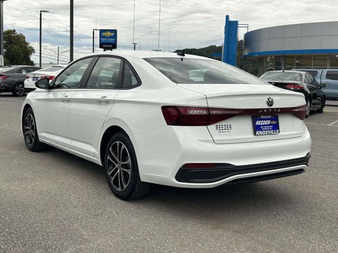Used 2025 Volkswagen Jetta Sport FWD image 5