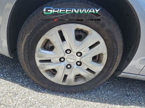 Used 2019 Dodge Grand Caravan SE w/ UConnect Hands-Free Group FWD image 10