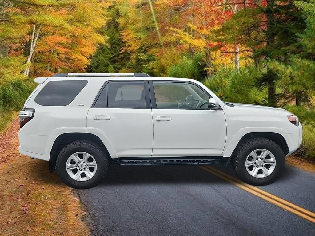 Used 2024 Toyota 4Runner SR5 Premium w/ Moonroof Package AWD/4WD image 2