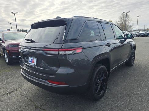 New 2026 Jeep Grand Cherokee Altitude AWD/4WD image 3
