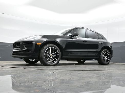 New 2026 Porsche Macan image 34