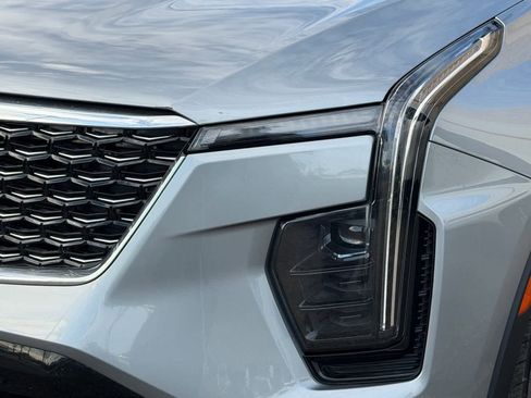 Used 2024 Cadillac XT4 Premium Luxury image 10