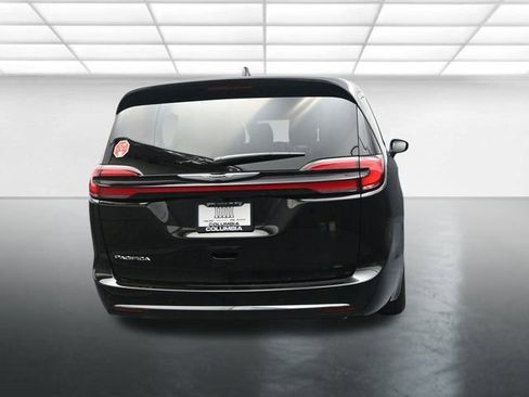 New 2026 Chrysler Pacifica Select image 7