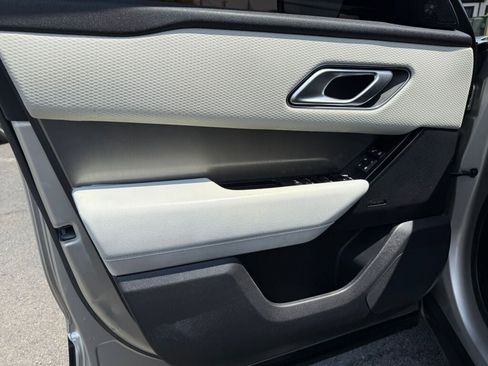 Used 2019 Land Rover Range Rover Velar S AWD/4WD image 10