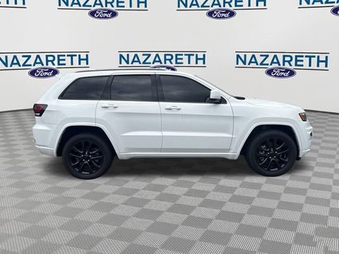Used 2021 Jeep Grand Cherokee Laredo X AWD/4WD image 8