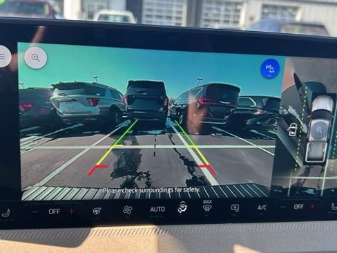 Used 2025 Ford Maverick Lariat w/ 4K Tow Package image 16