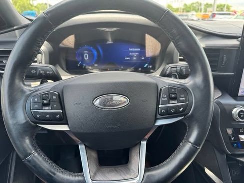 Used 2020 Ford Explorer Platinum w/ Premium Technology Package AWD/4WD image 14