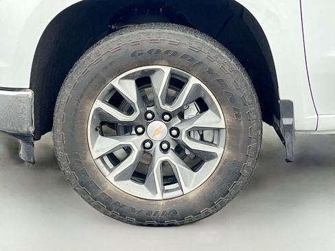 Used 2025 Chevrolet Silverado 1500 LT image 27