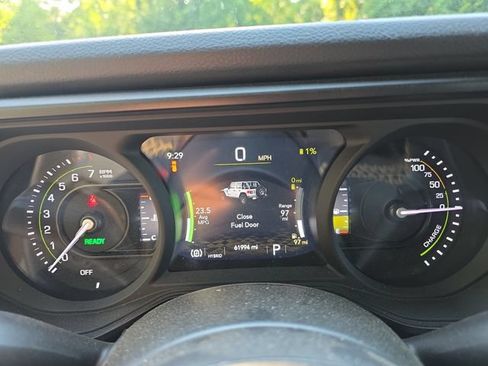 Used 2024 Jeep Wrangler Unlimited AWD/4WD image 10