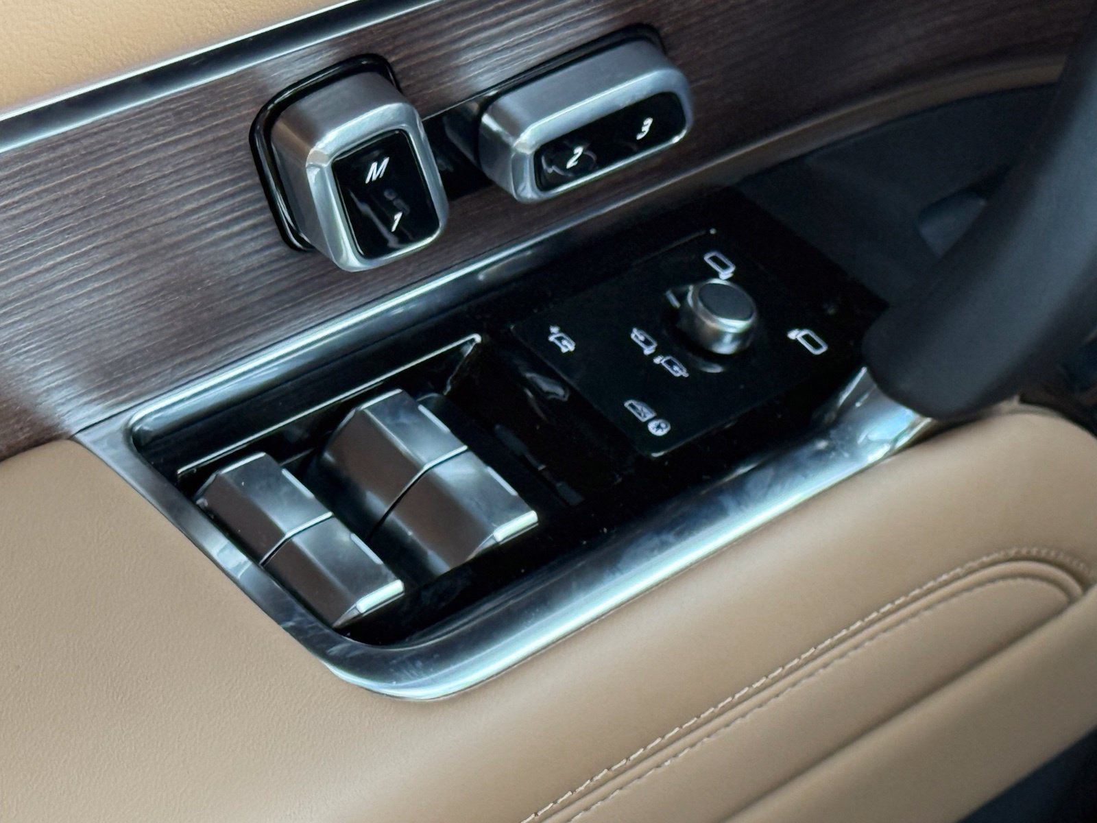 New 2026 Land Rover Range Rover SE AWD/4WD image 39