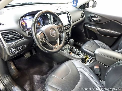 Used 2019 Jeep Cherokee Limited AWD/4WD image 10