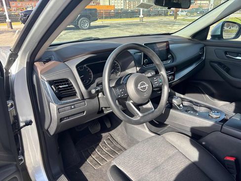 Used 2022 Nissan Rogue SV image 18