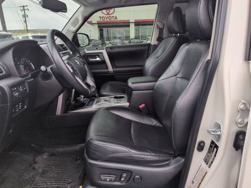 Used 2018 Toyota 4Runner Limited AWD/4WD image 9
