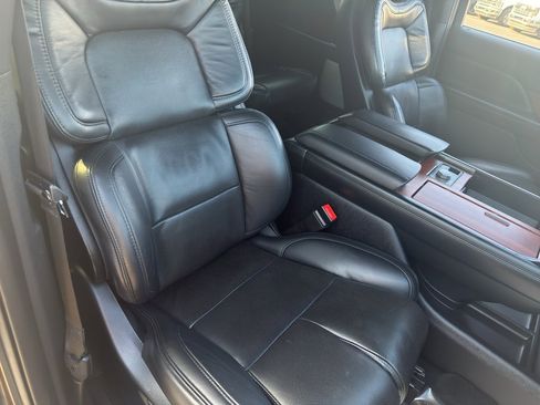 Used 2021 Lincoln Navigator Reserve image 22